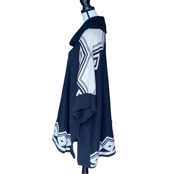 Cynthia Rowley Aztec Poncho Sweater - Picture 3 of 5